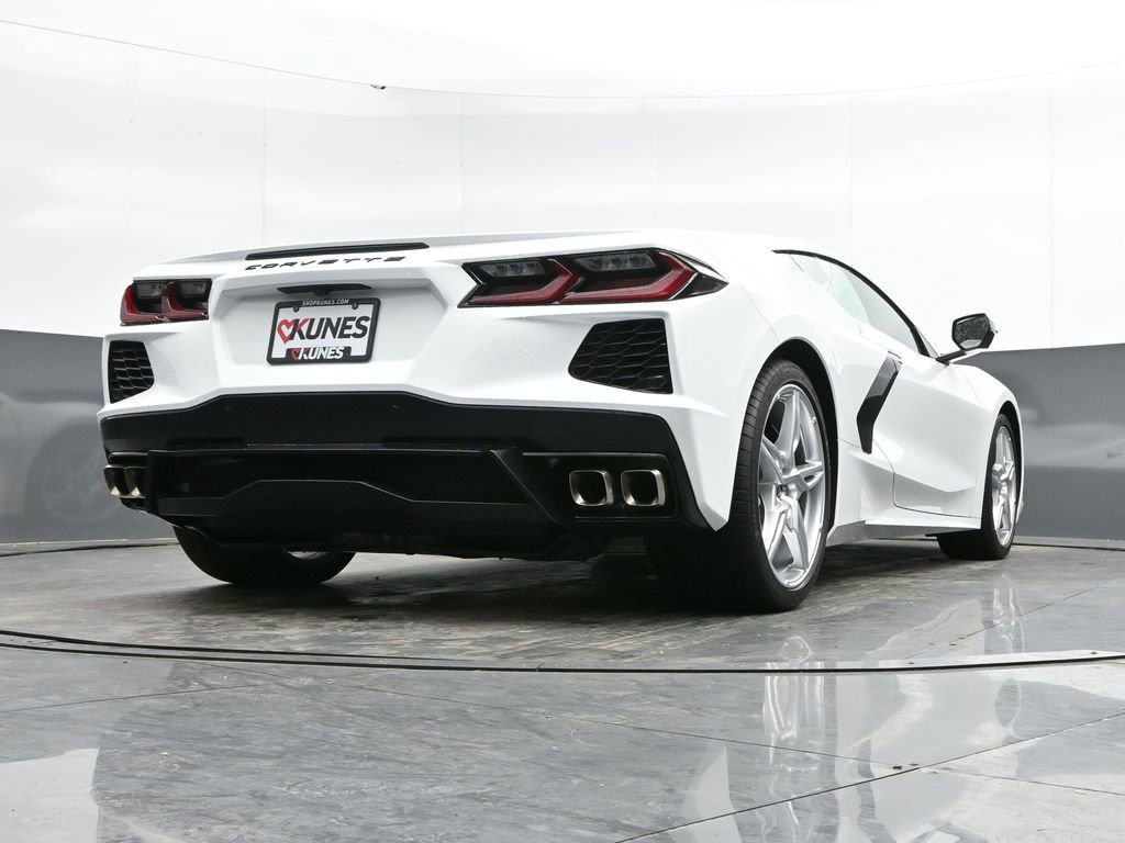 Used 2022 Chevrolet Corvette Stingray Coupe w/ 1LT RWD image 39
