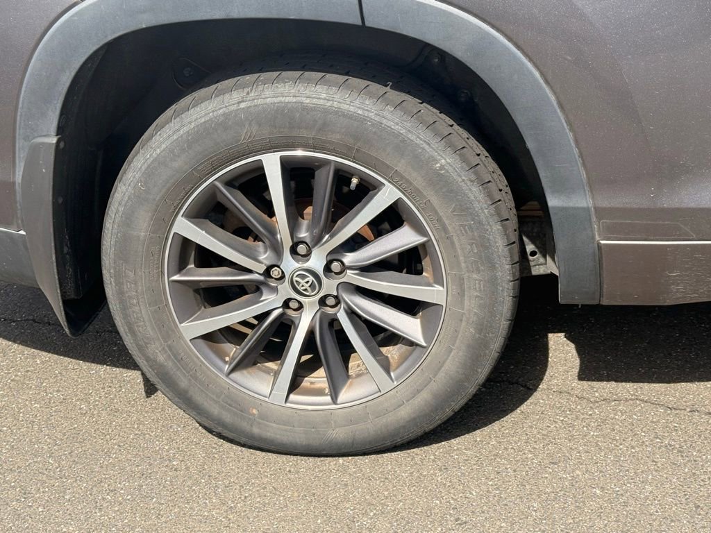 Used 2018 Toyota Highlander XLE image 15