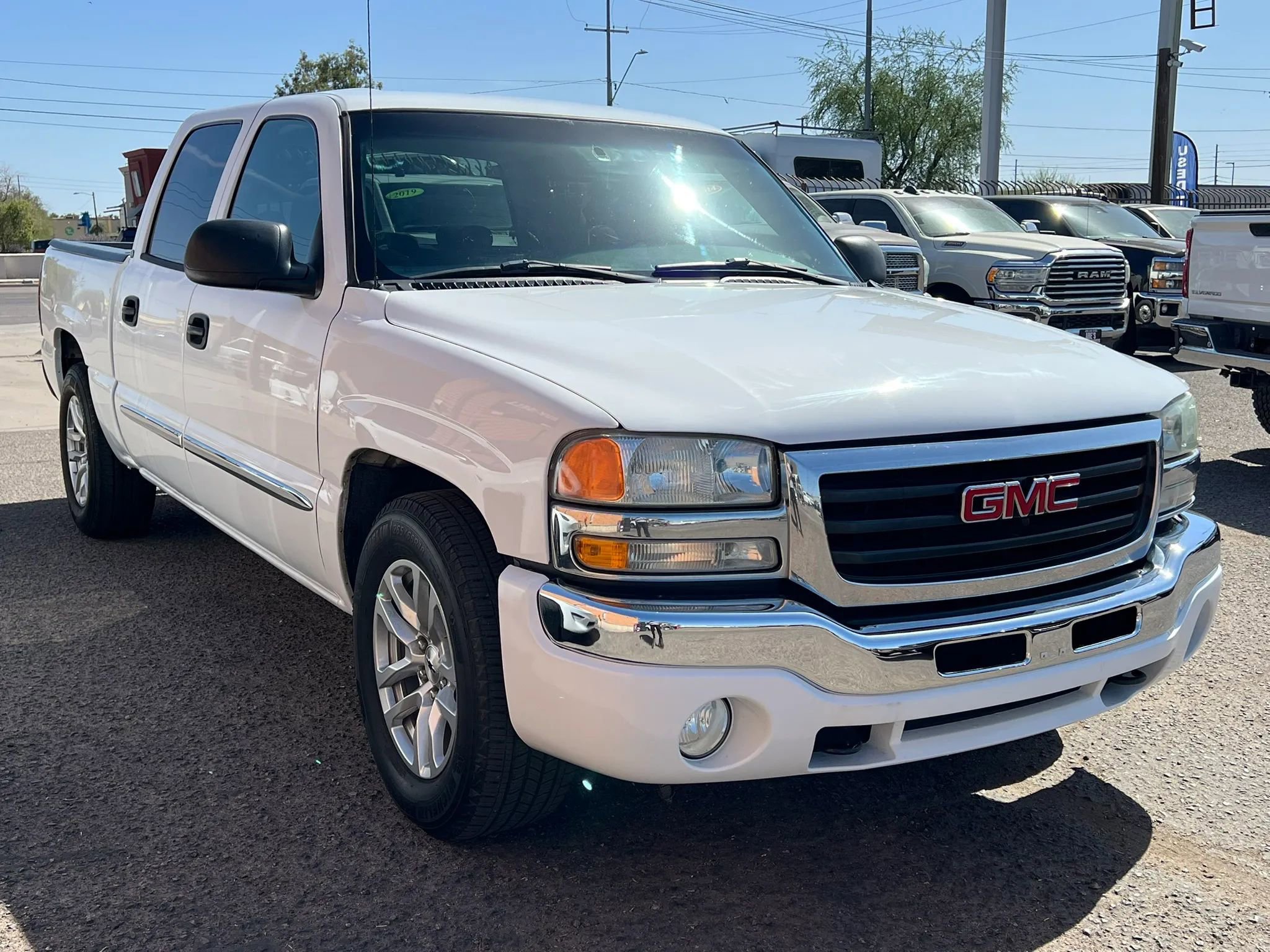 Used 2005 GMC Sierra 1500 SLE w/ Light Duty Power Package RWD image 5