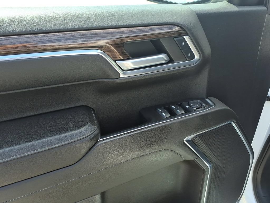 Used 2023 Chevrolet Silverado 1500 RST AWD/4WD image 11
