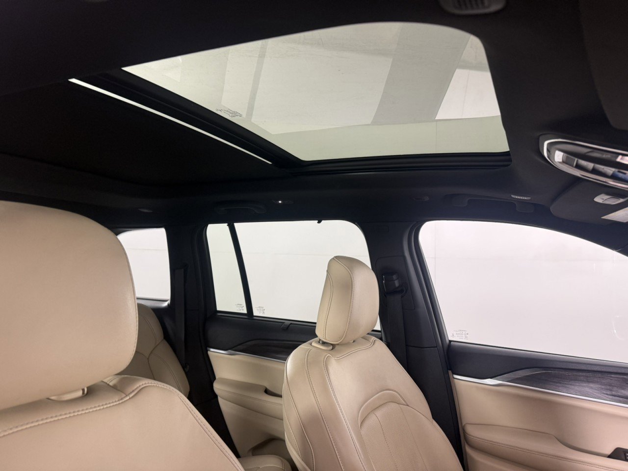 Used 2022 Jeep Grand Cherokee Limited 4xe w/ Luxury Tech Group II image 13