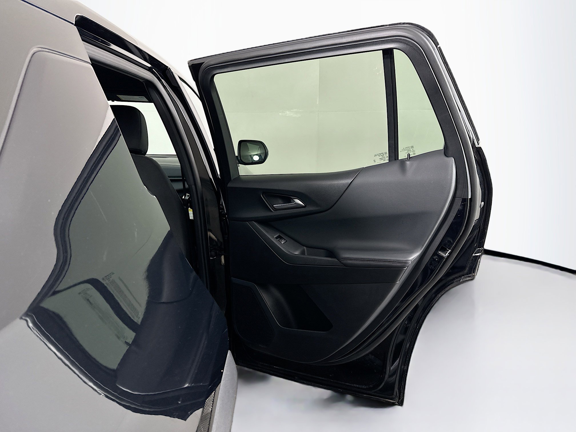 Used 2025 Chevrolet Equinox LT image 30