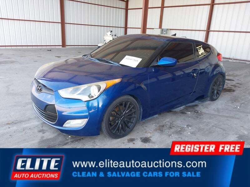 Used 2017 Hyundai Veloster Value Edition FWD image 3