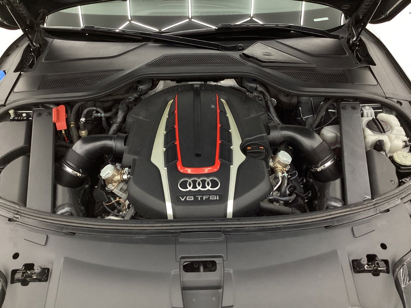 Used 2013 Audi S8 image 48