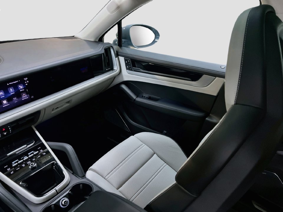 New 2026 Porsche Cayenne Coupe AWD/4WD image 26