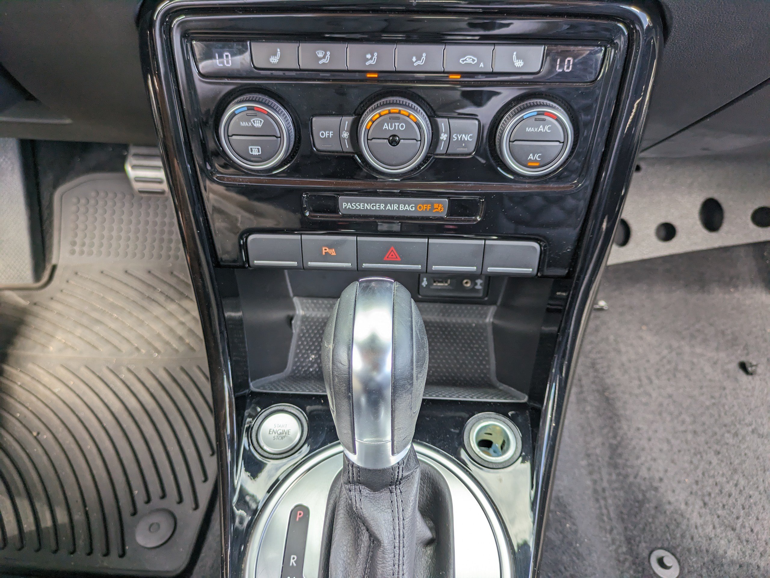 Used 2019 Volkswagen Beetle 2.0T S FWD image 18