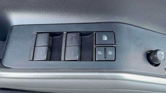 Used 2020 Toyota Highlander XLE image 13