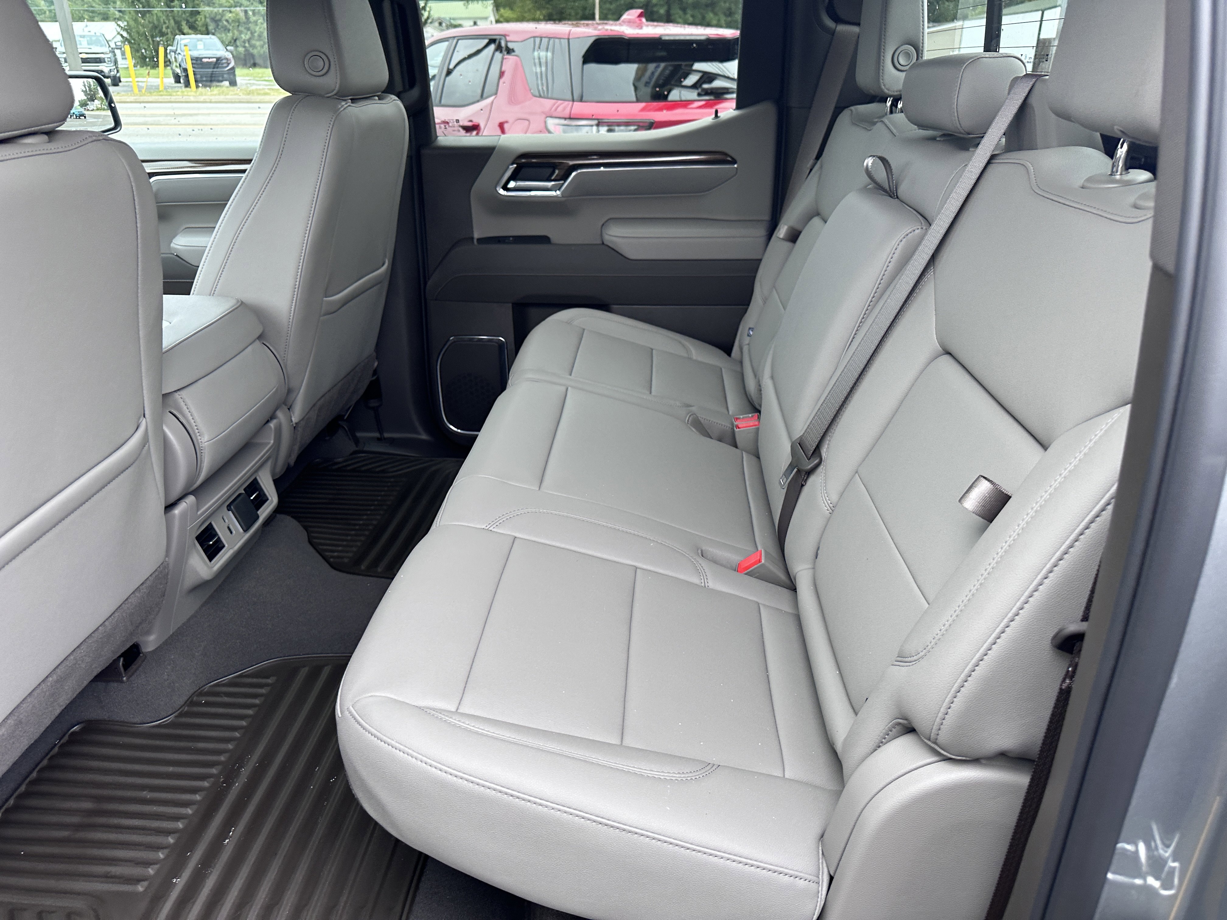 Used 2025 Chevrolet Silverado 1500 LT w/ Leather Package image 10