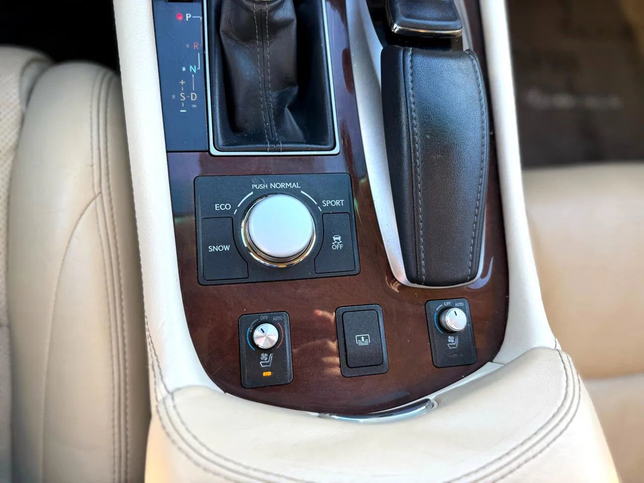 Used 2015 Lexus LS 460 w/ Comfort Package image 16