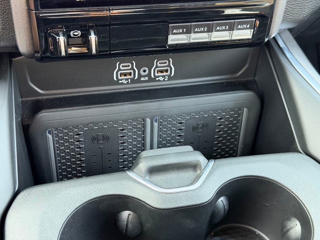 New 2026 RAM 2500 Laramie AWD/4WD image 24