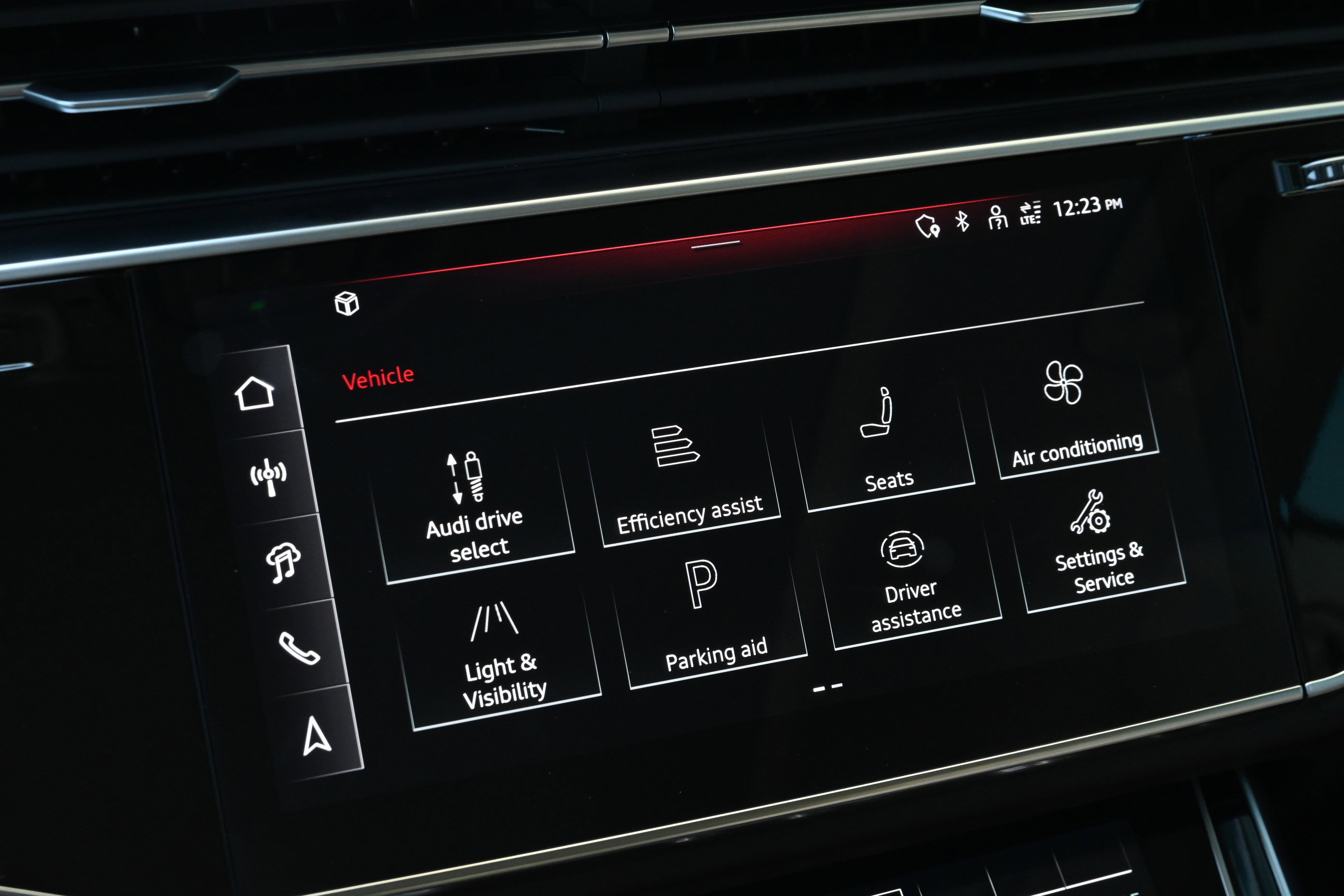 Used 2024 Audi Q8 Premium Plus image 36