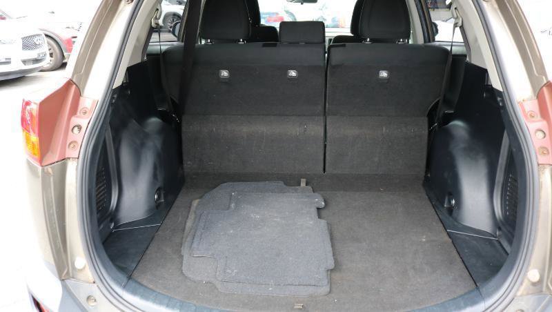 Used 2013 Toyota RAV4 XLE AWD/4WD image 17