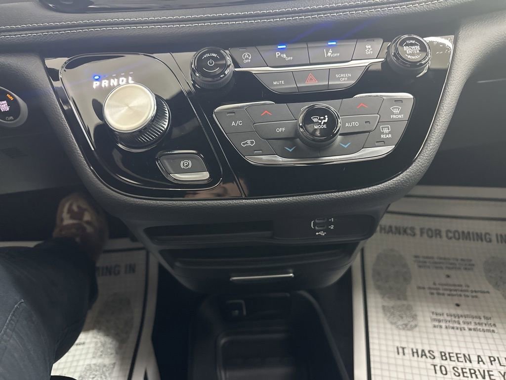 New 2026 Chrysler Pacifica Select image 39