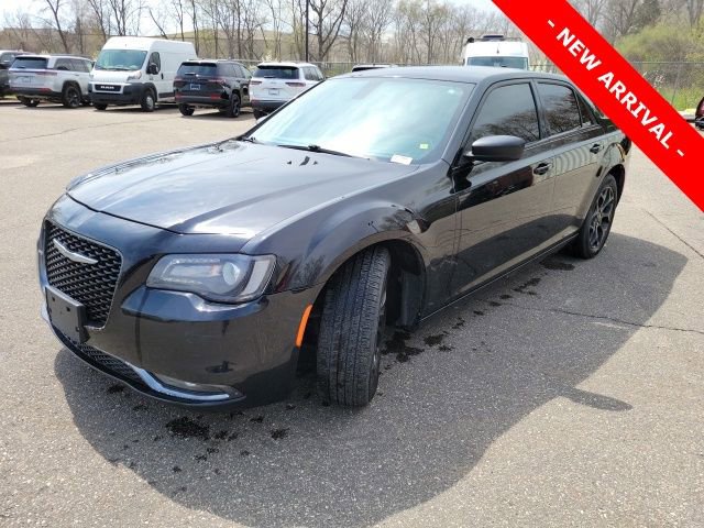 Used 2019 Chrysler 300 S image 7