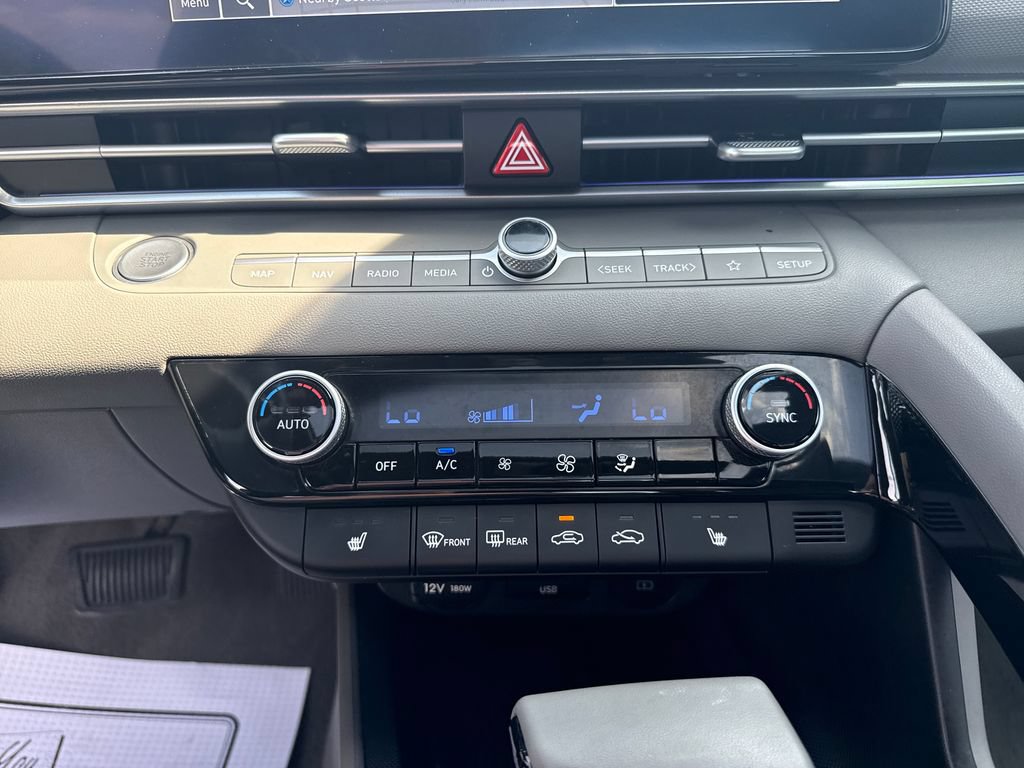 Used 2024 Hyundai Elantra SEL w/ Convenience Package FWD image 21