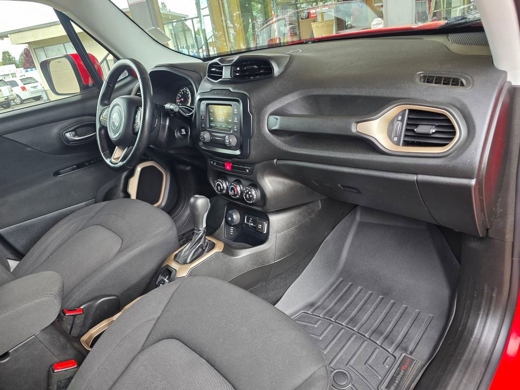 Used 2015 Jeep Renegade Latitude w/ Cold Weather Group II AWD/4WD image 22