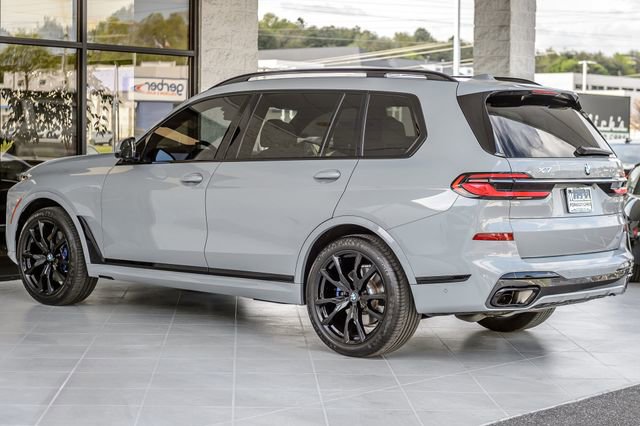 Used 2023 BMW X7 xDrive40i w/ M Sport Package image 7