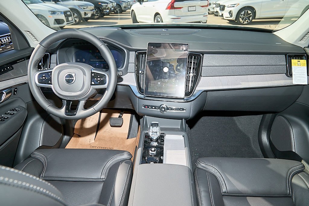 New 2026 Volvo XC90 B6 Ultra w/ Protection Package image 25