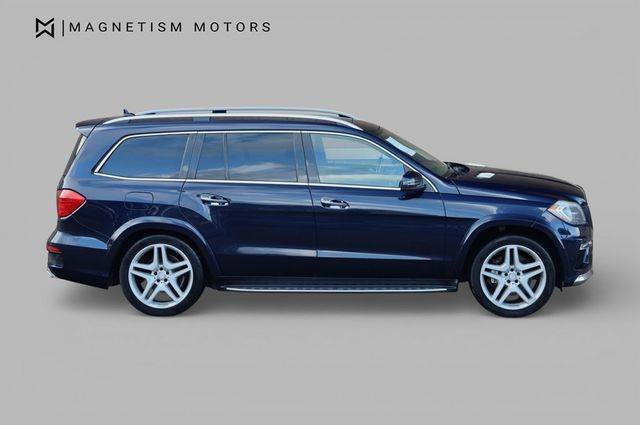 Used 2015 Mercedes-Benz GL 550 4MATIC image 2