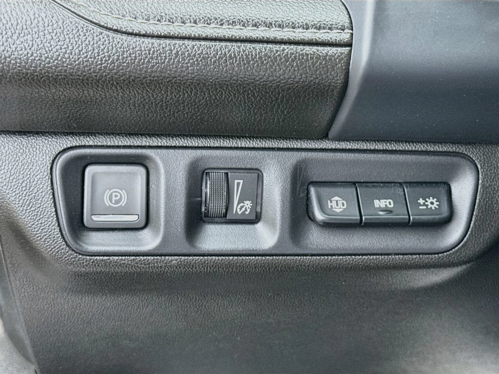 Used 2023 GMC Acadia Denali w/ Denali Ultimate Package FWD image 10