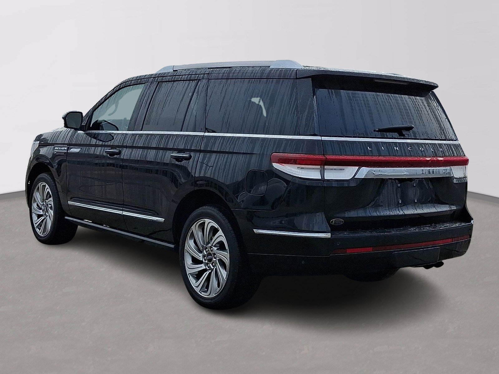 Certified 2024 Lincoln Navigator Reserve image 4