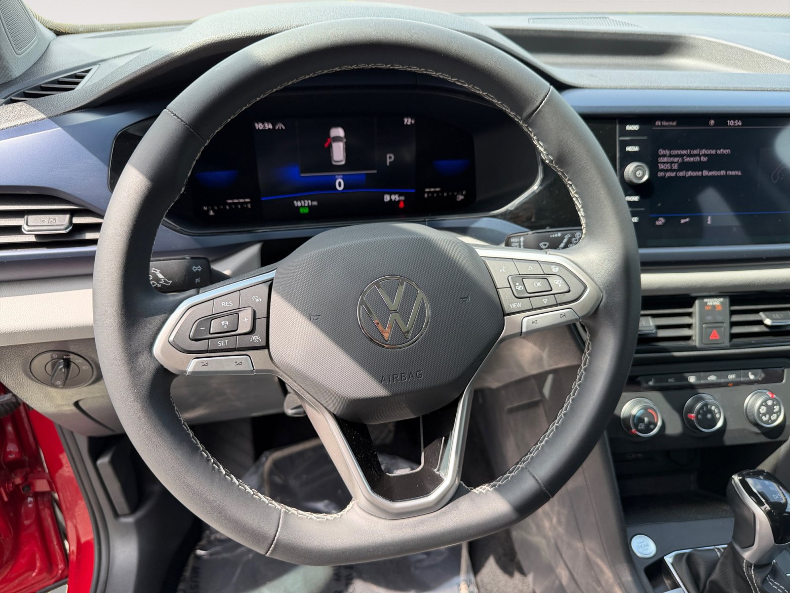 Used 2022 Volkswagen Taos SE w/ Panoramic Sunroof Package AWD/4WD image 21