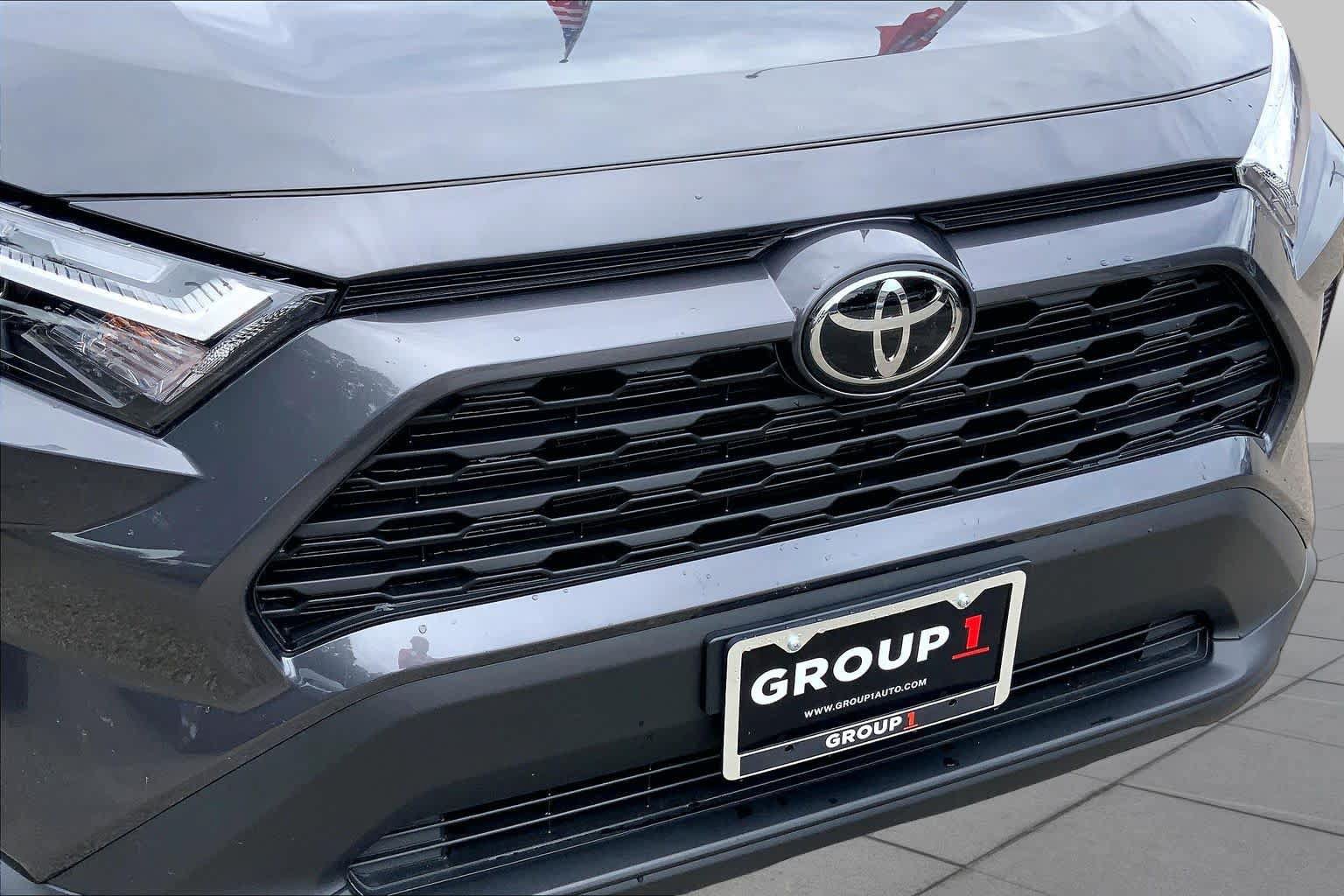 Used 2025 Toyota RAV4 XLE AWD/4WD image 29