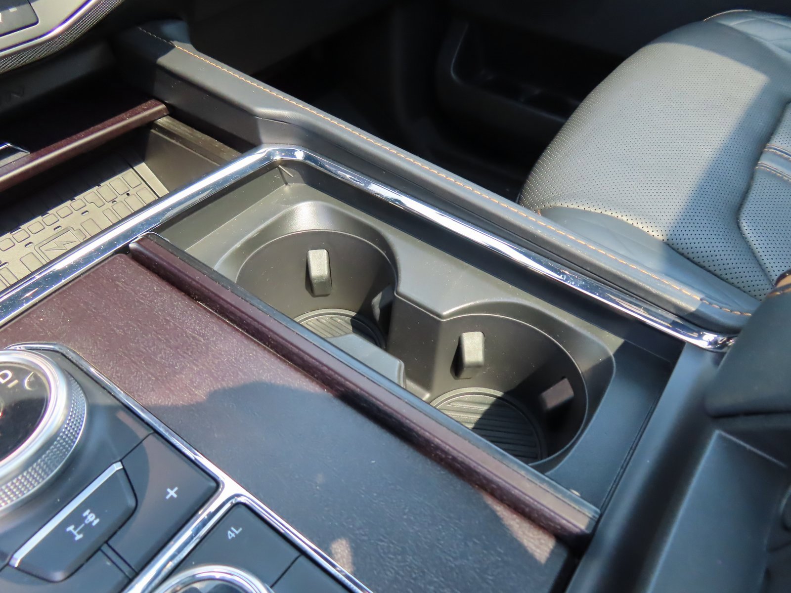 Used 2023 Ford Expedition Platinum image 29