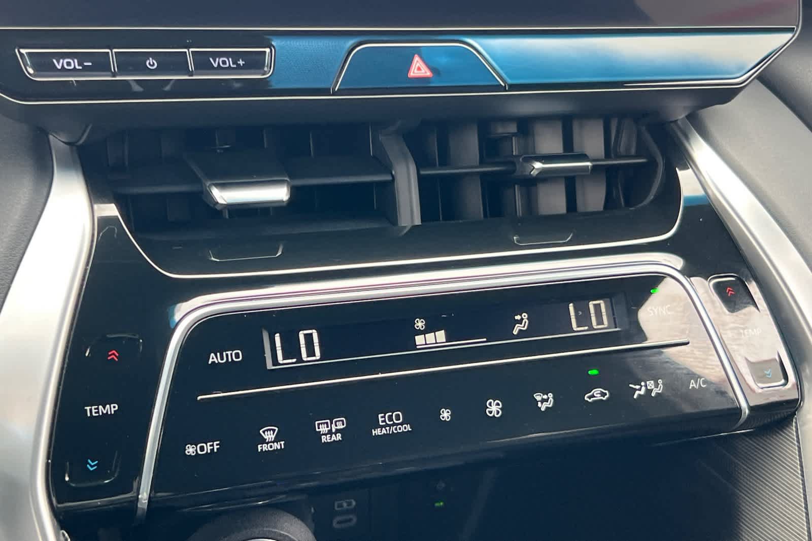 Certified 2023 Toyota Venza XLE AWD/4WD image 22