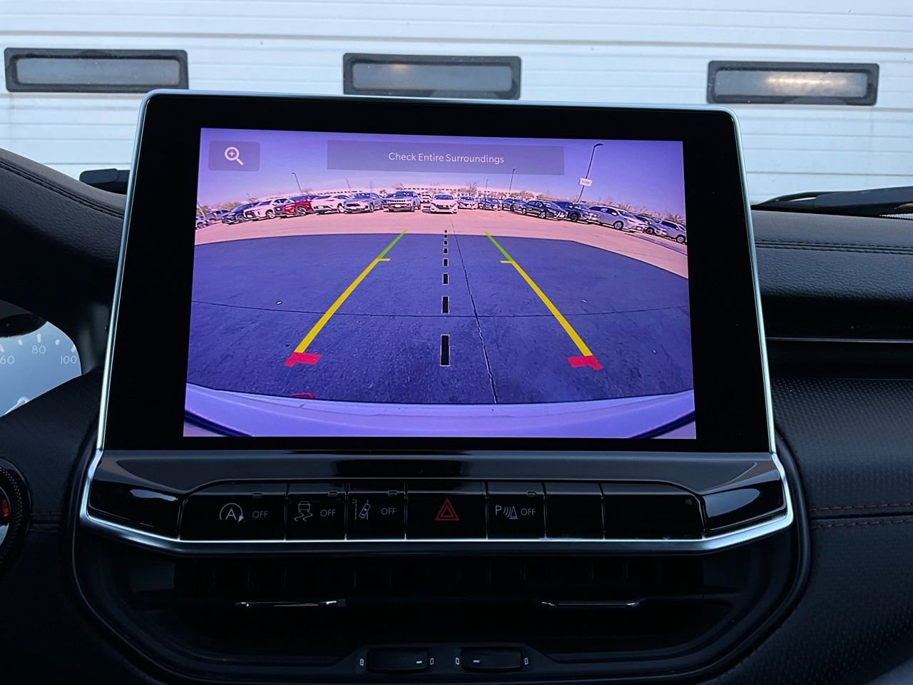 Used 2025 Jeep Compass Trailhawk image 31