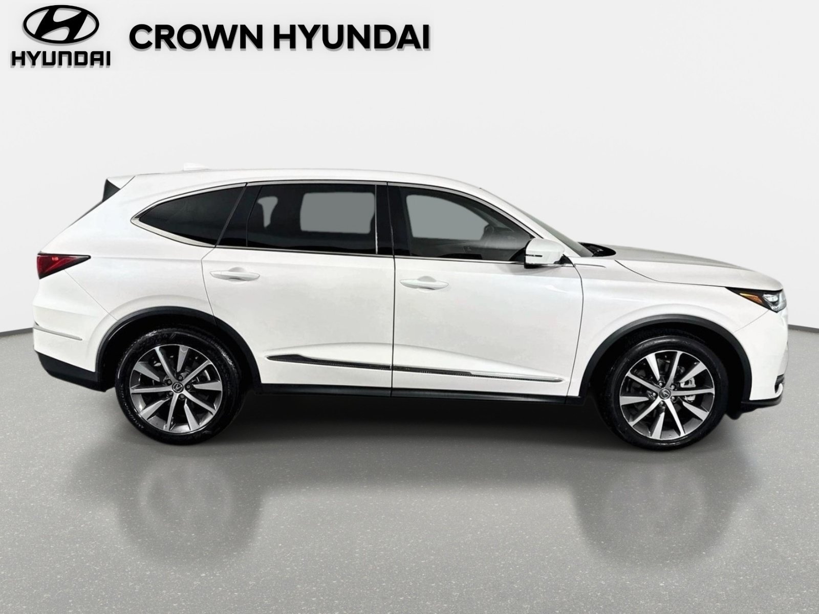 Used 2025 Acura MDX w/ Technology Package FWD image 4