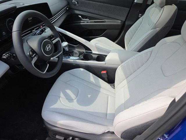 Certified 2025 Hyundai Elantra Limited image 27