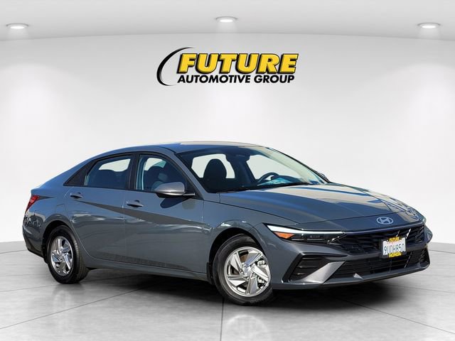 Used 2025 Hyundai Elantra SE FWD video 1