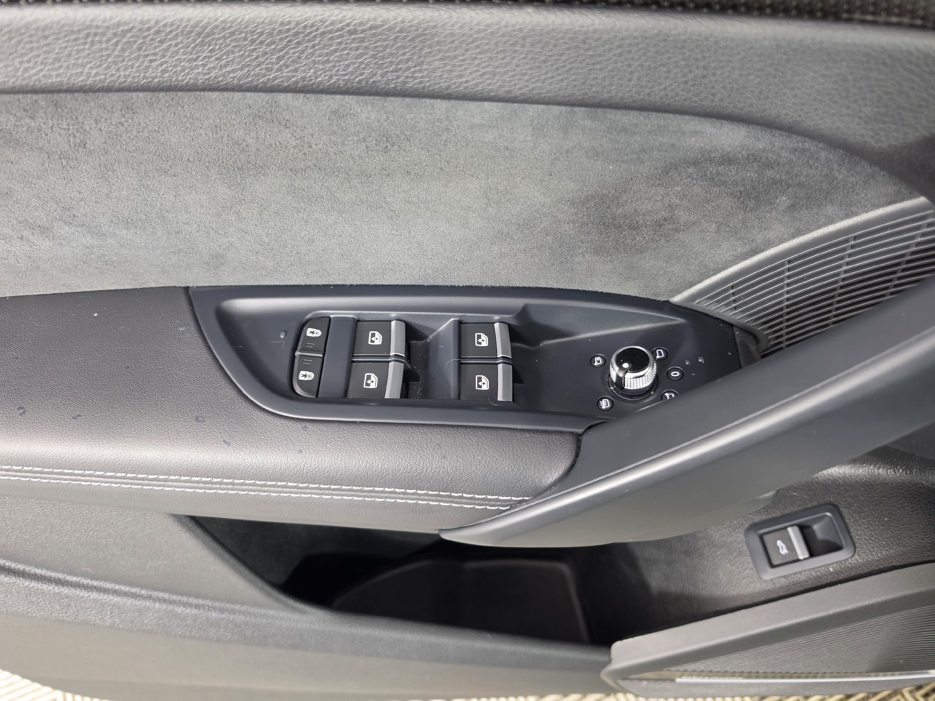 Certified 2024 Audi SQ5 Premium Plus AWD/4WD image 7