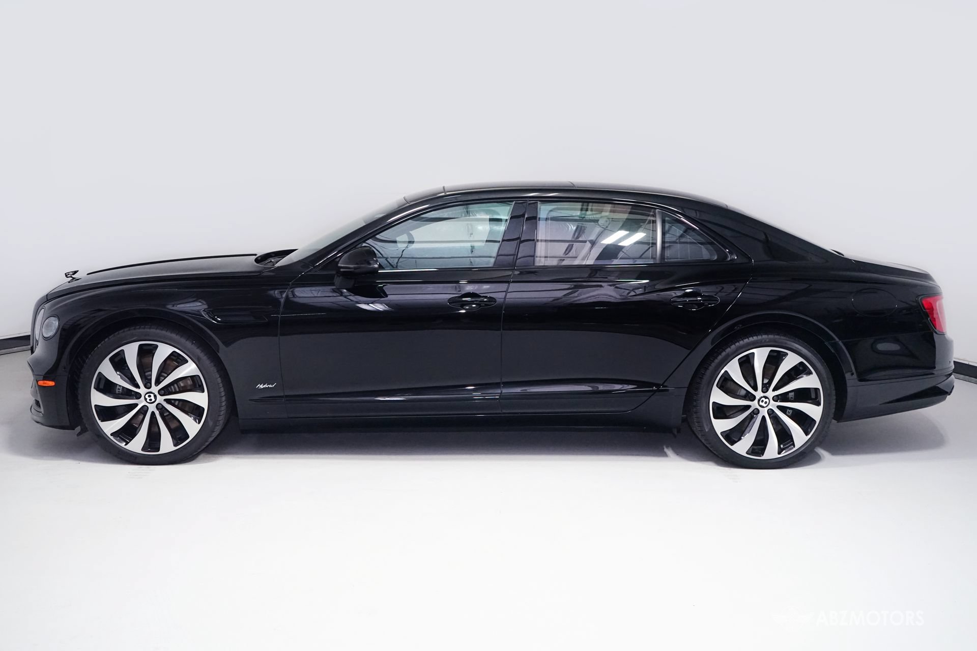 Used 2022 Bentley Flying Spur Plug-In Hybrid AWD/4WD image 4