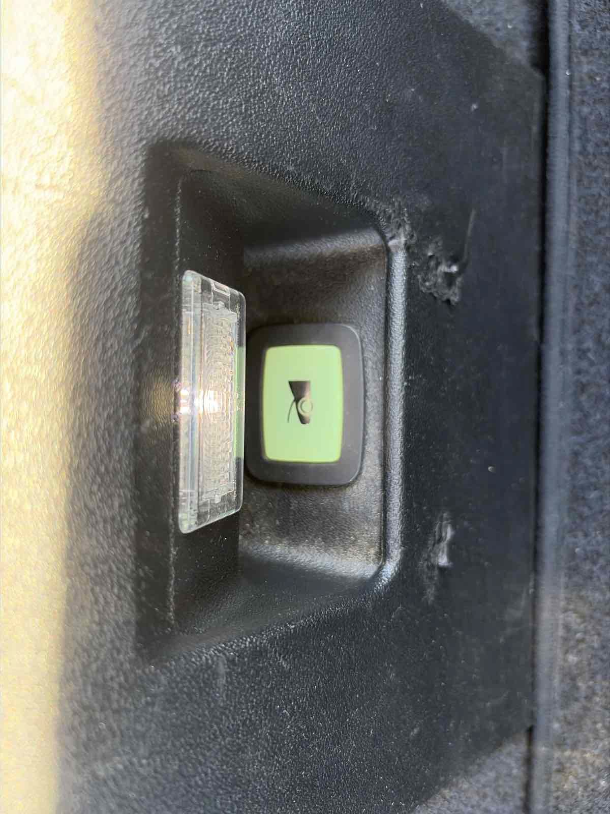 Used 2012 Tesla Model S RWD image 38