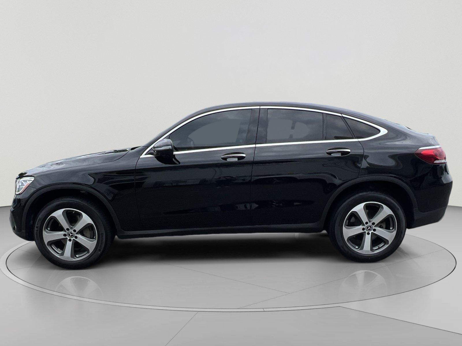 Used 2021 Mercedes-Benz GLC 300 4MATIC Coupe image 2