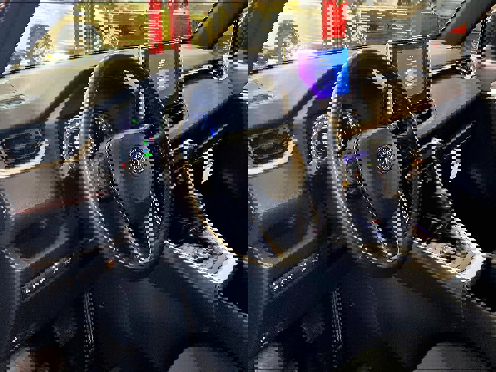 Used 2023 Toyota RAV4 SE image 8