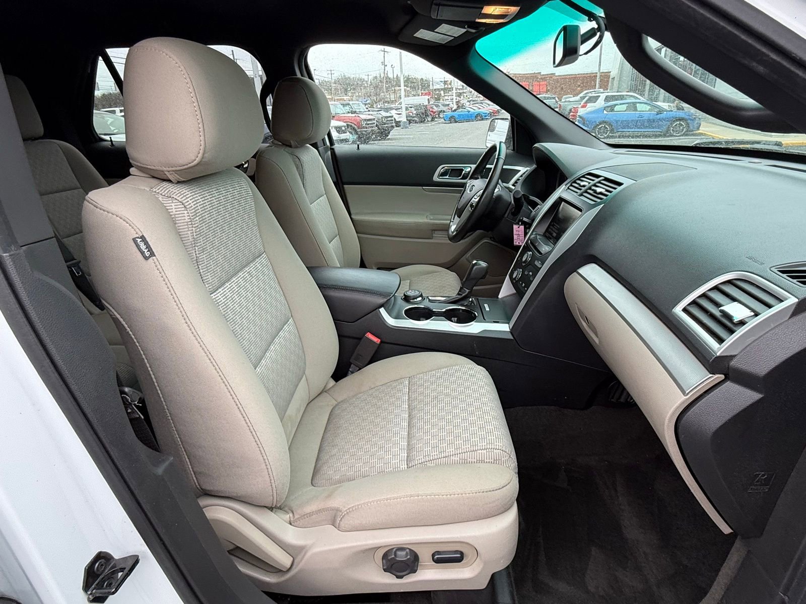 Used 2015 Ford Explorer XLT w/ Equipment Group 201B image 17