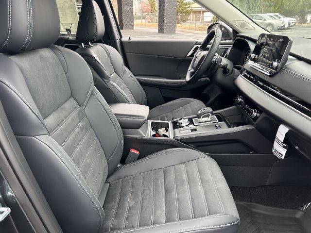 Used 2025 Mitsubishi Outlander SE AWD/4WD image 40