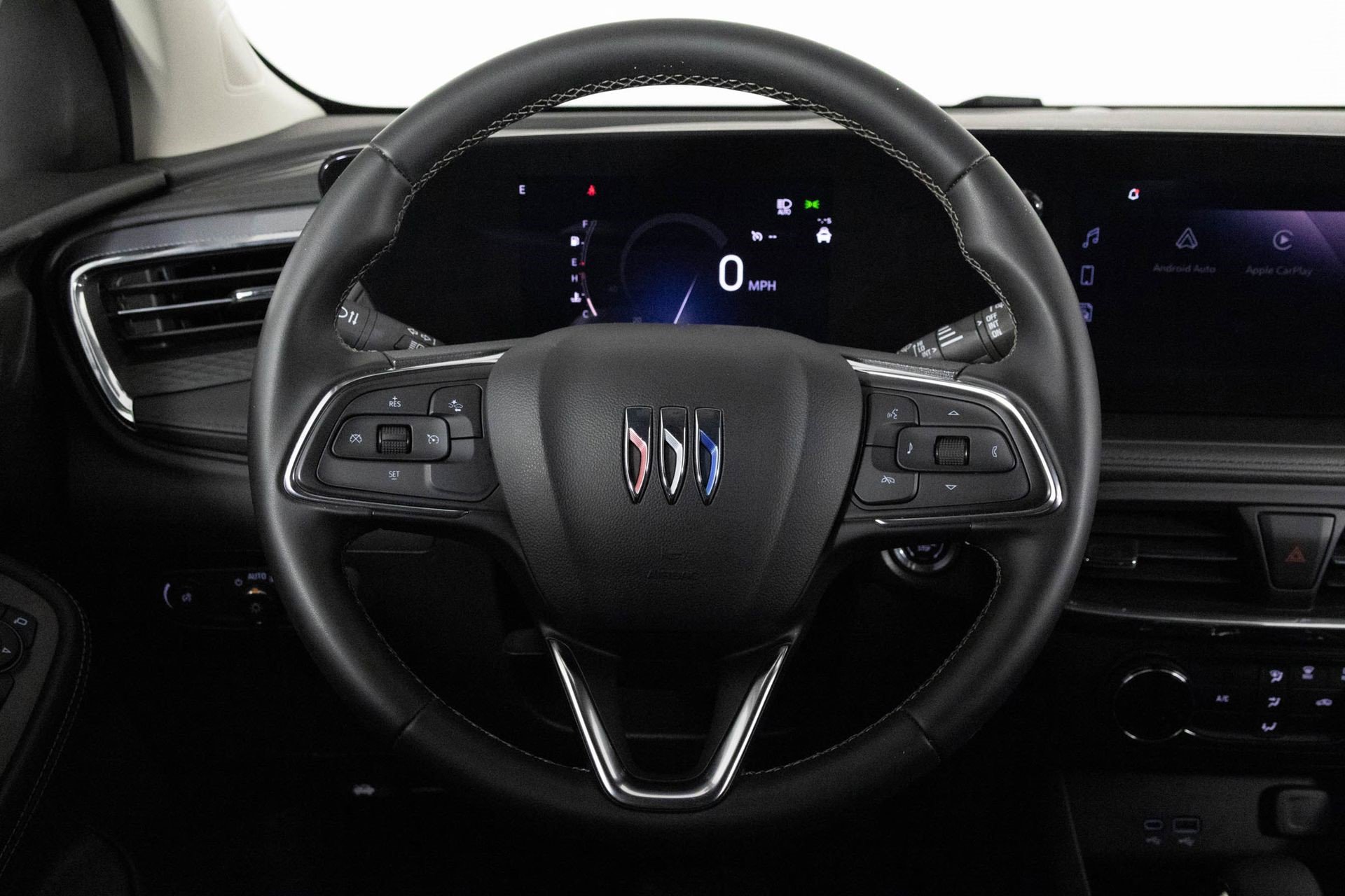 Certified 2025 Buick Encore GX Preferred AWD/4WD image 21