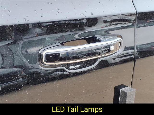 New 2026 Chevrolet Suburban Premier image 33