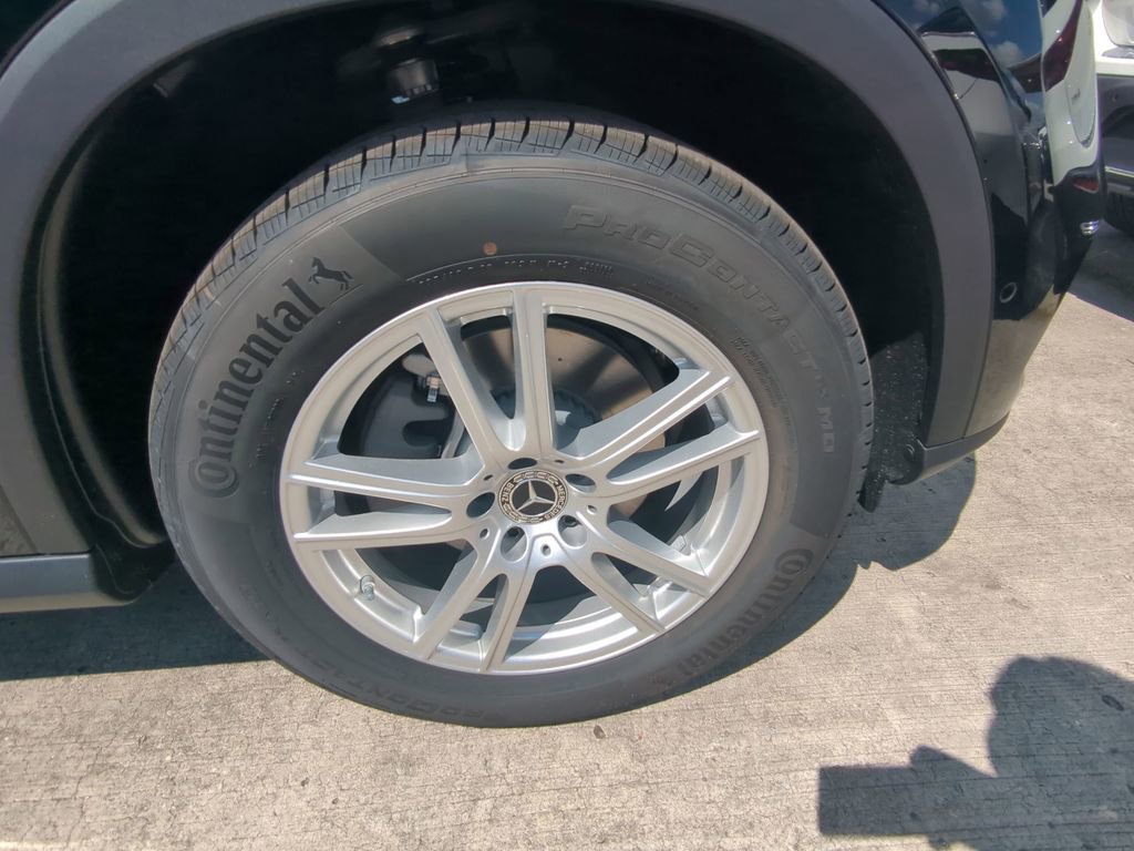 Used 2025 Mercedes-Benz GLC 300 image 22