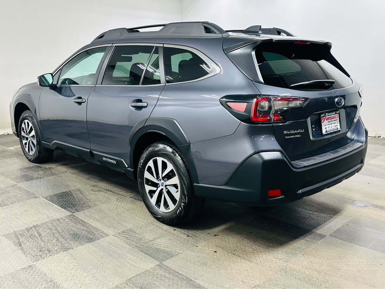 Certified 2024 Subaru Outback Premium AWD/4WD image 4