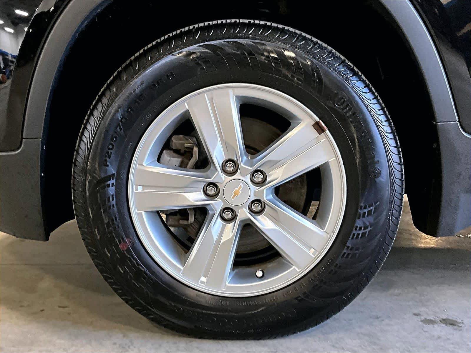 Used 2022 Chevrolet Trax LT w/ LT Convenience Package image 7