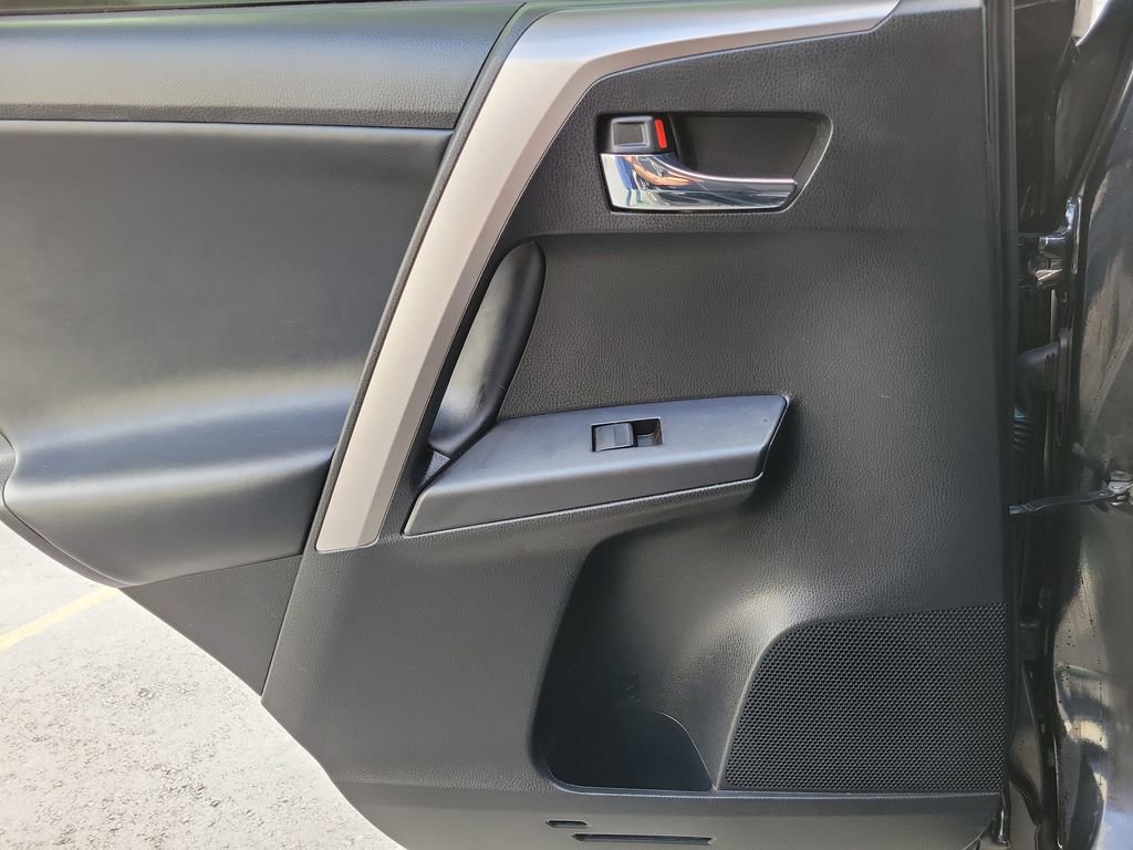 Used 2017 Toyota RAV4 XLE w/ Carpet Mat Package image 15