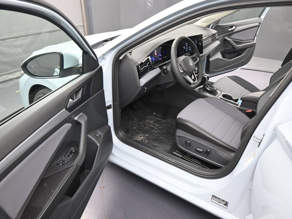 New 2026 Volkswagen Jetta SE FWD image 37
