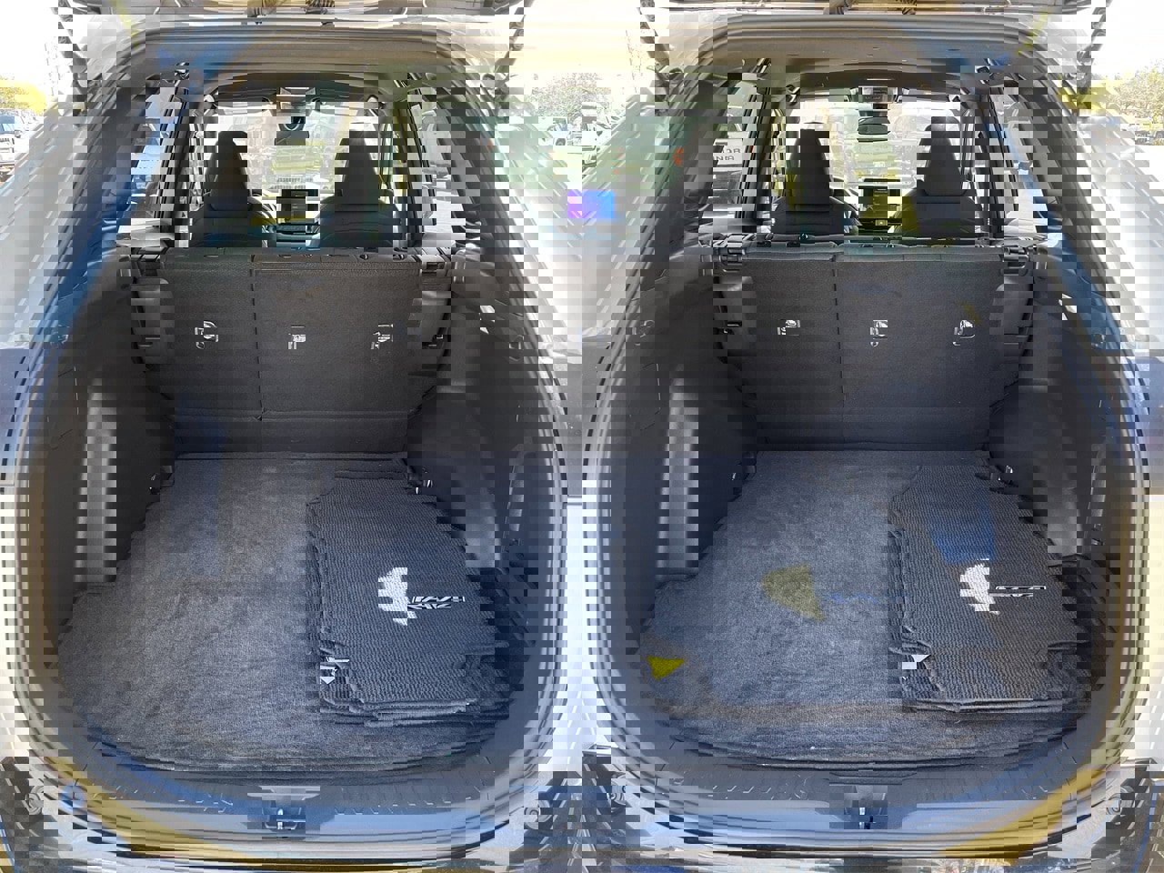 Used 2024 Toyota RAV4 SE image 28