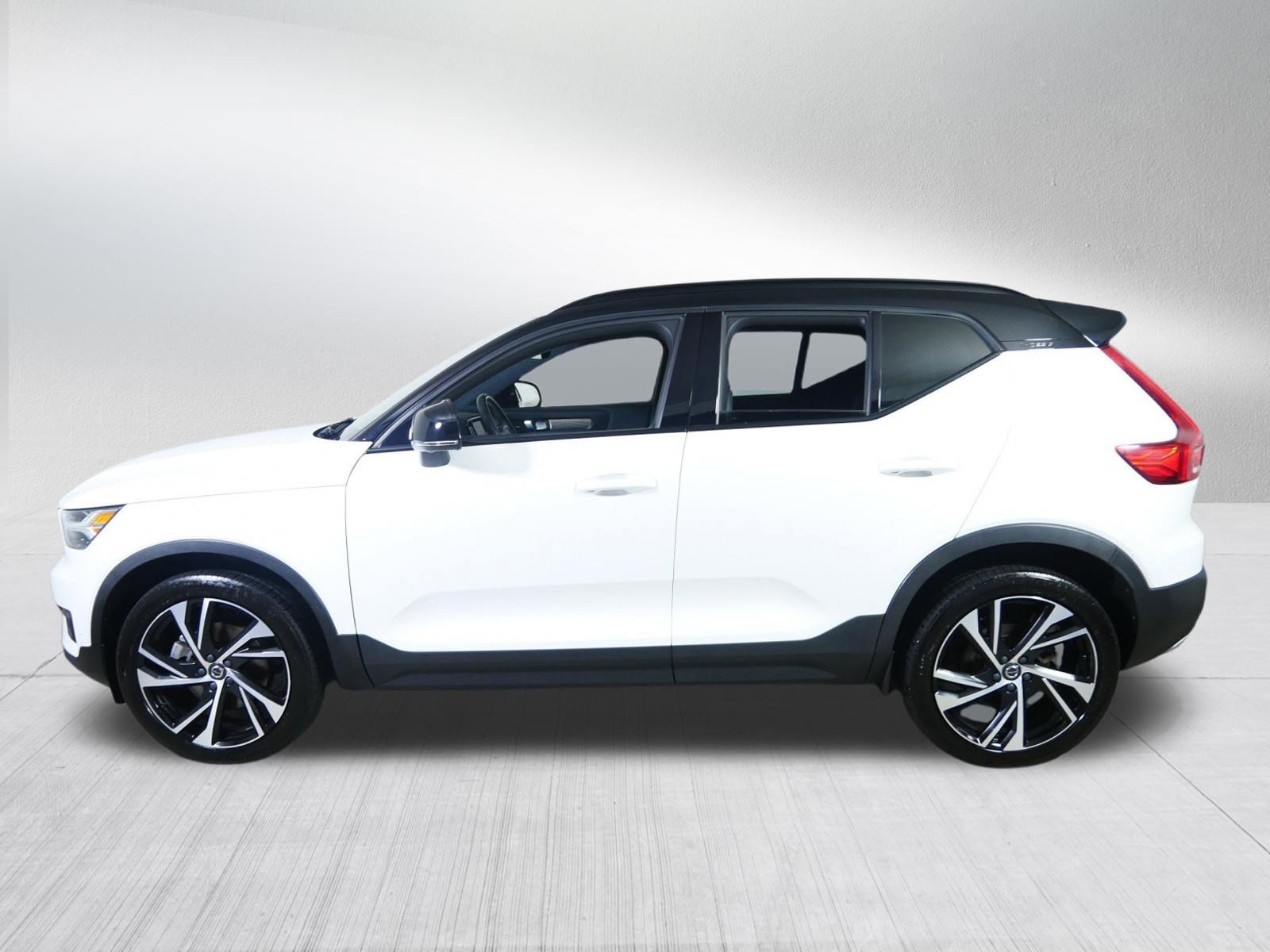 Used 2020 Volvo XC40 T5 R-Design w/ Protection Package Premier AWD/4WD image 4