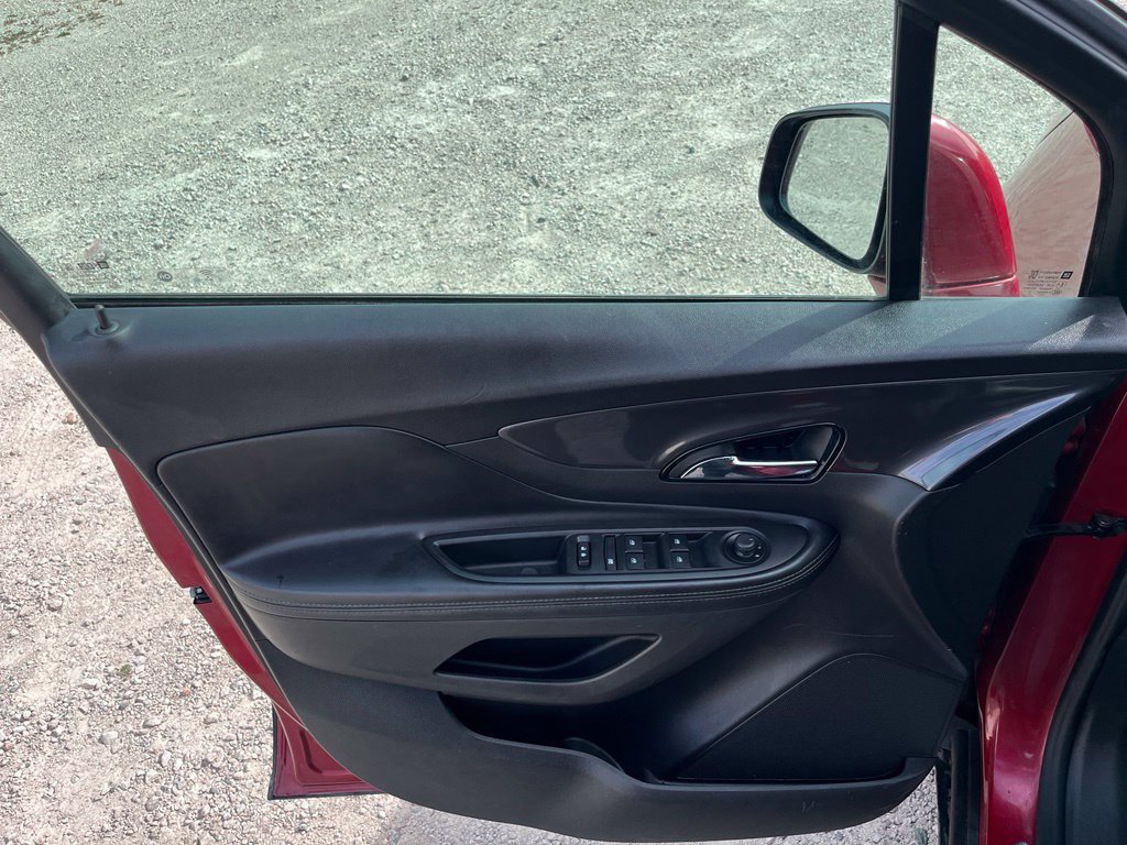 Used 2020 Buick Encore Preferred w/ Safety Package FWD image 15